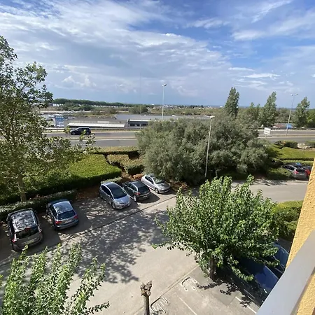 On The Port Of Carnon Апартаменты *