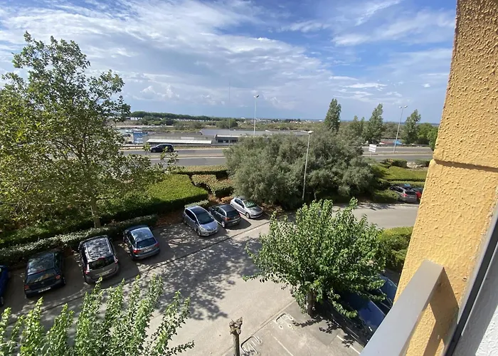On The Port Of Carnon Apartamento *